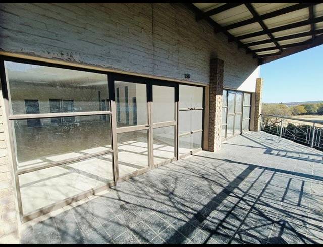 BUSINESS PROPERTY TO RENT IN HALFWAY HOUSE